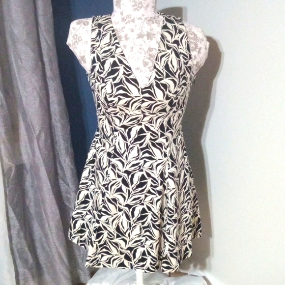 a. new. day ,women's ,black/white,fit/flare mini dress size small - Picture 1 of 2